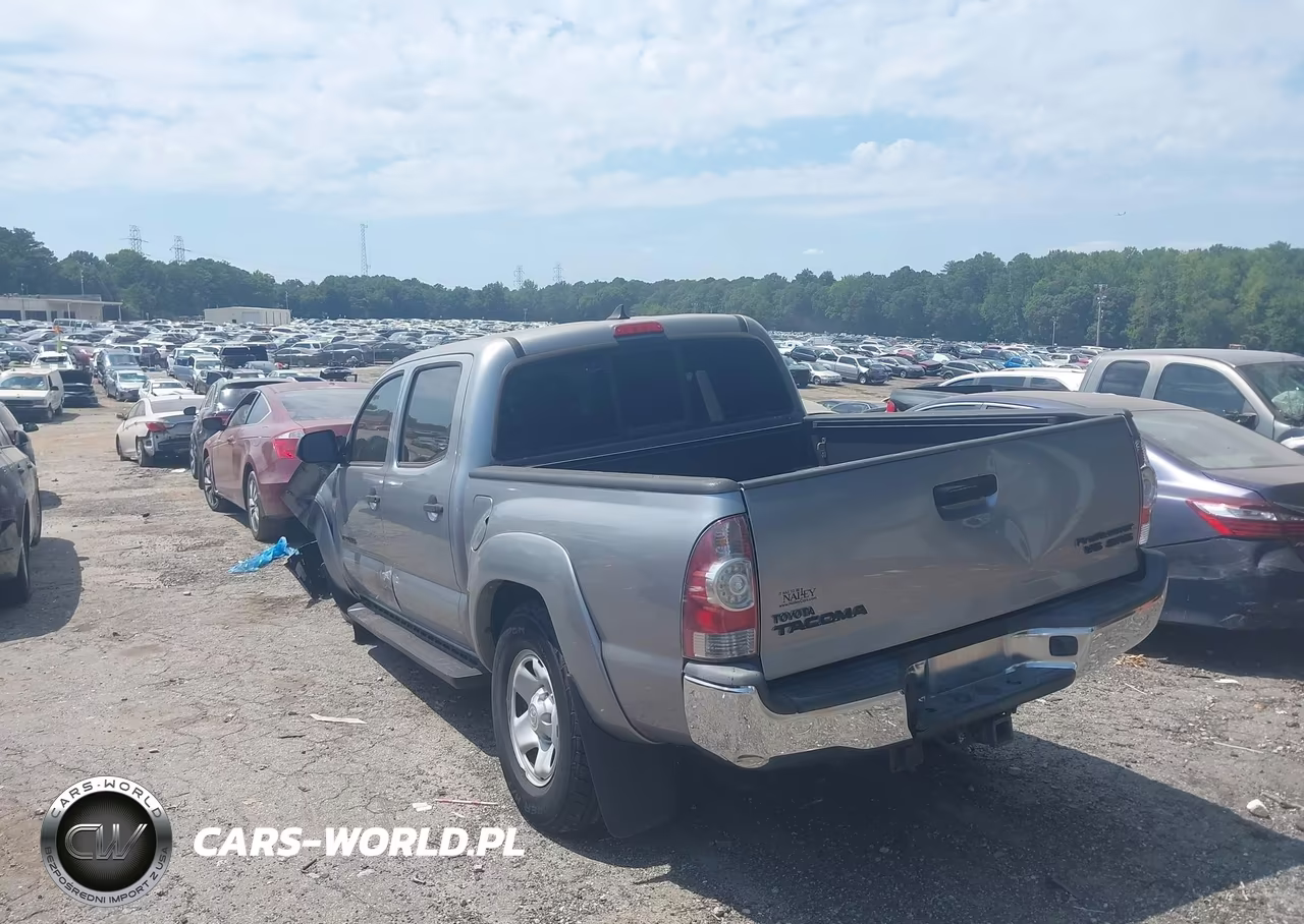 2015 Toyota Tacoma Prerunner V6 VIN:3TMJU4GN7FM178852 - 3