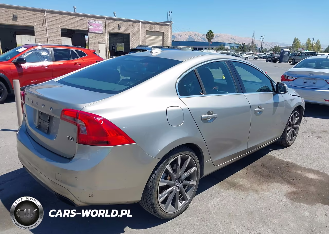 2015 Volvo S60 T5 Premier VIN:YV140MFK4F1340671 - 4