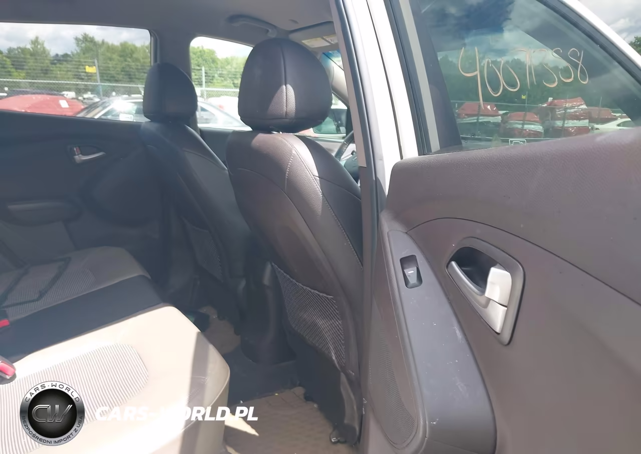 2012 Hyundai Tucson Gls VIN:KM8JUCAC5CU396115 - 8