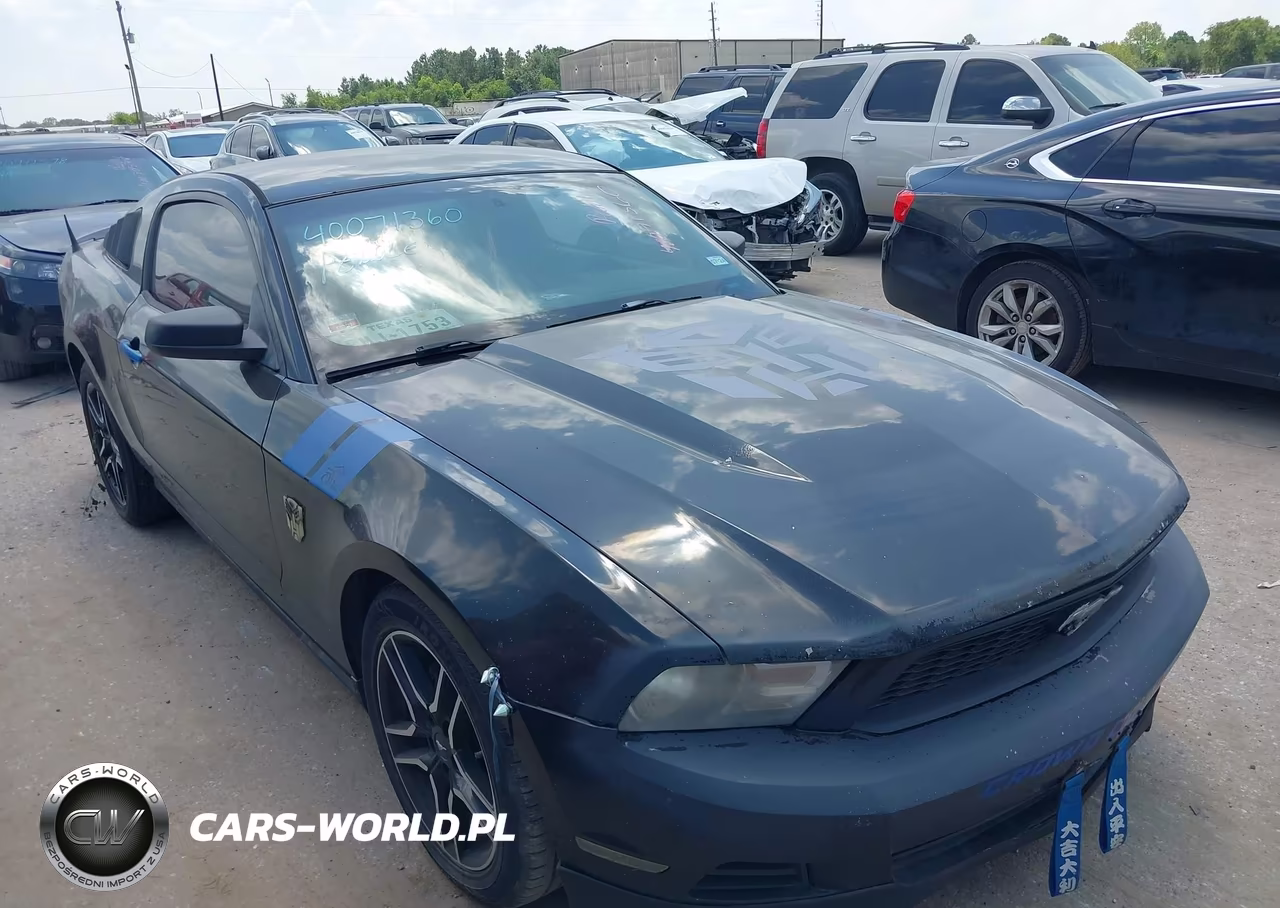 2010 Ford Mustang V6-V6 Premium