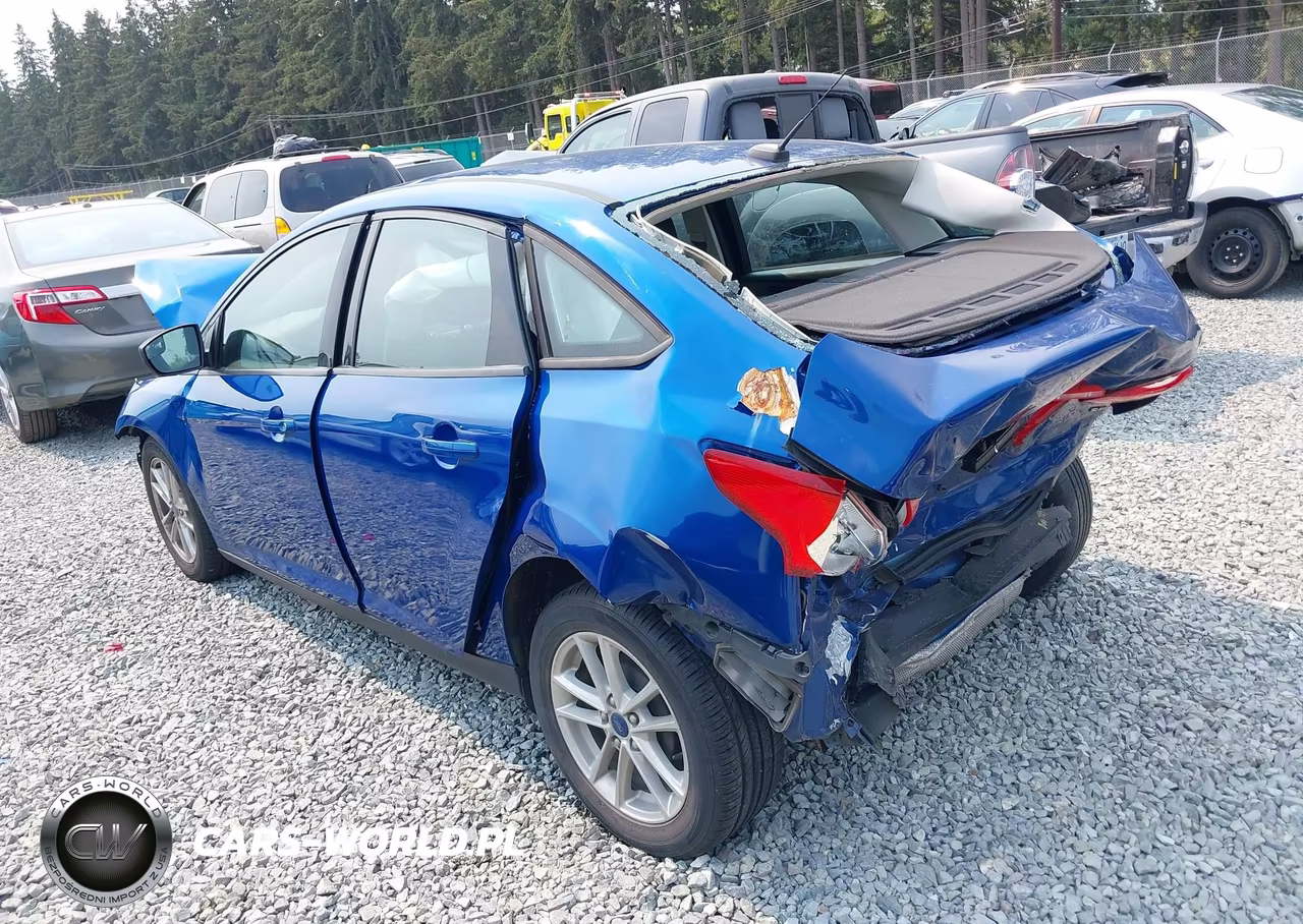 2018 Ford Focus Se VIN:1FADP3F24JL212963 - 3