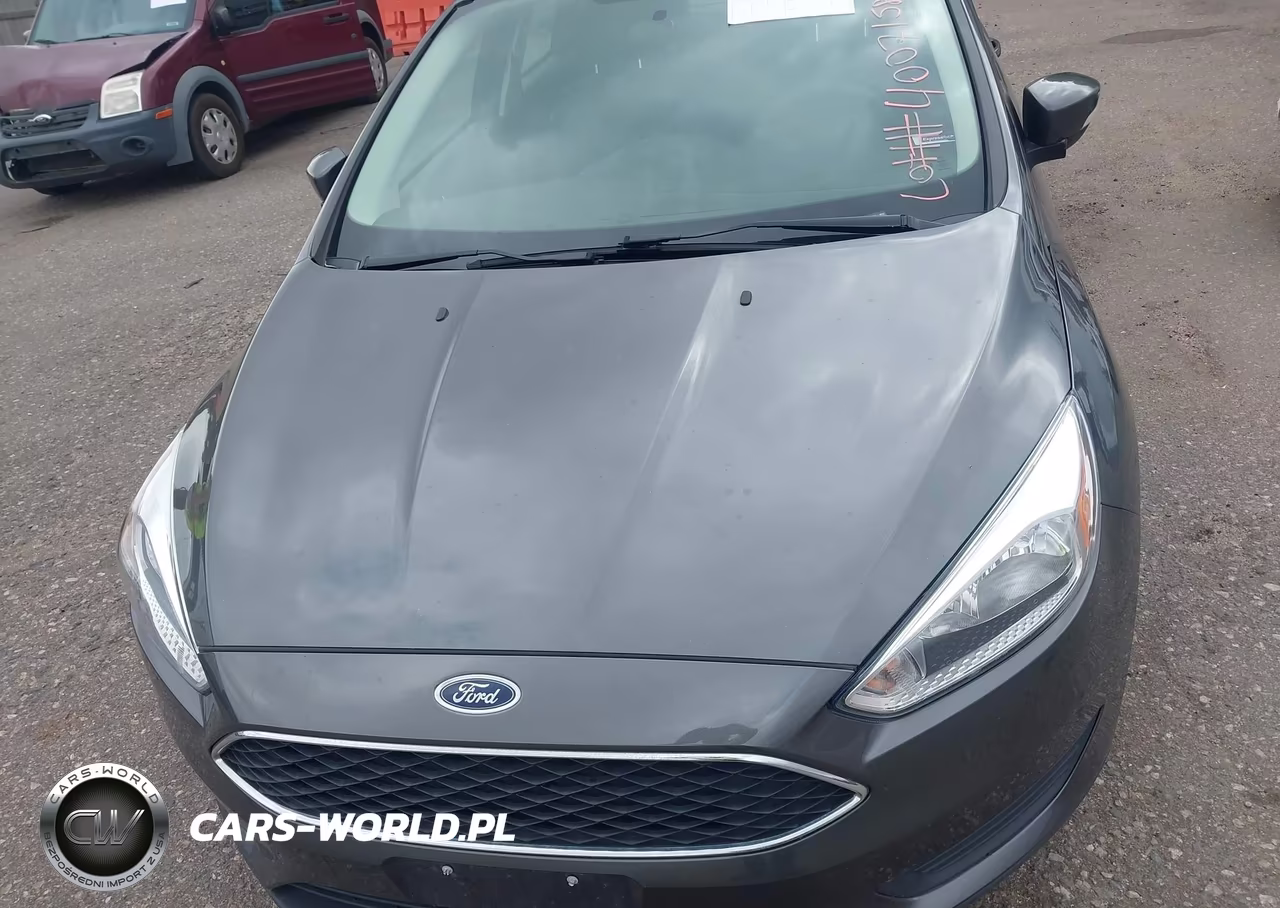 2017 Ford Focus Se VIN:1FADP3F25HL245156 - 6