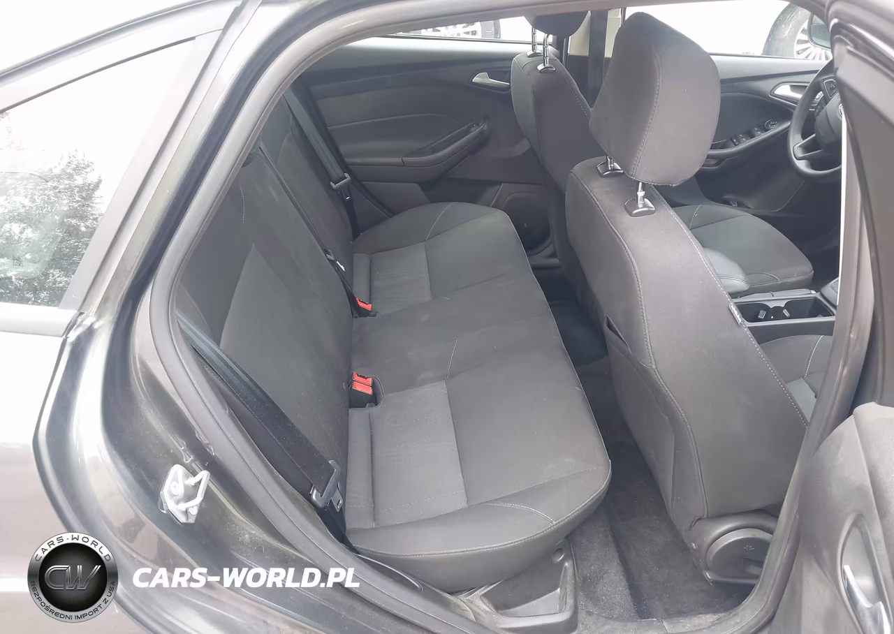 2017 Ford Focus Se VIN:1FADP3F25HL245156 - 8