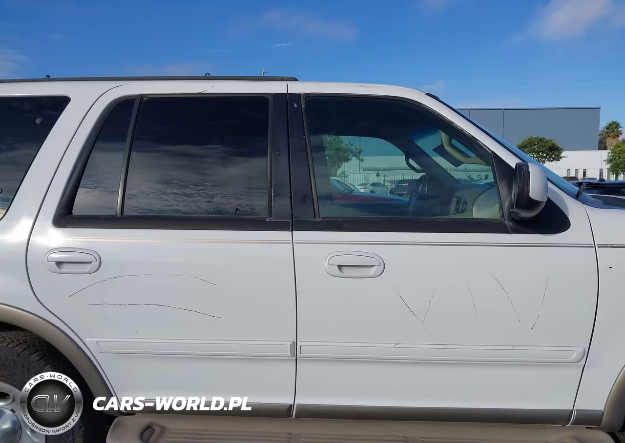 2000 Ford Expedition Eddie Bauer VIN:1FMPU18L4YLA40773 - 13