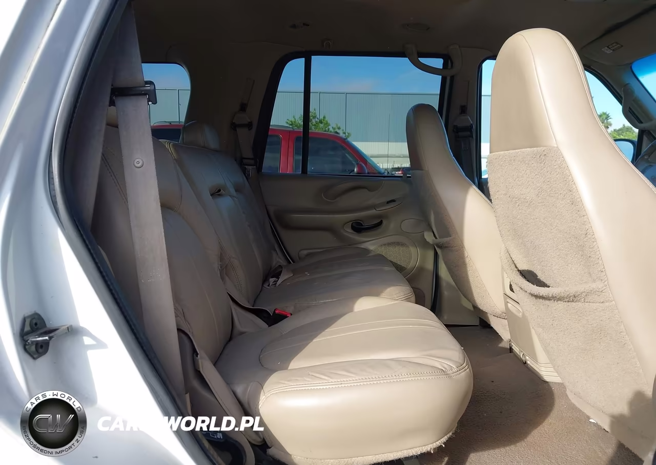 2000 Ford Expedition Eddie Bauer VIN:1FMPU18L4YLA40773 - 8