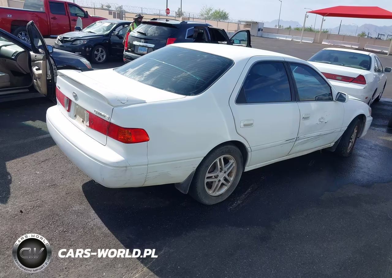 2001 Toyota Camry Le VIN:4T1BG28K31U810864 - 4