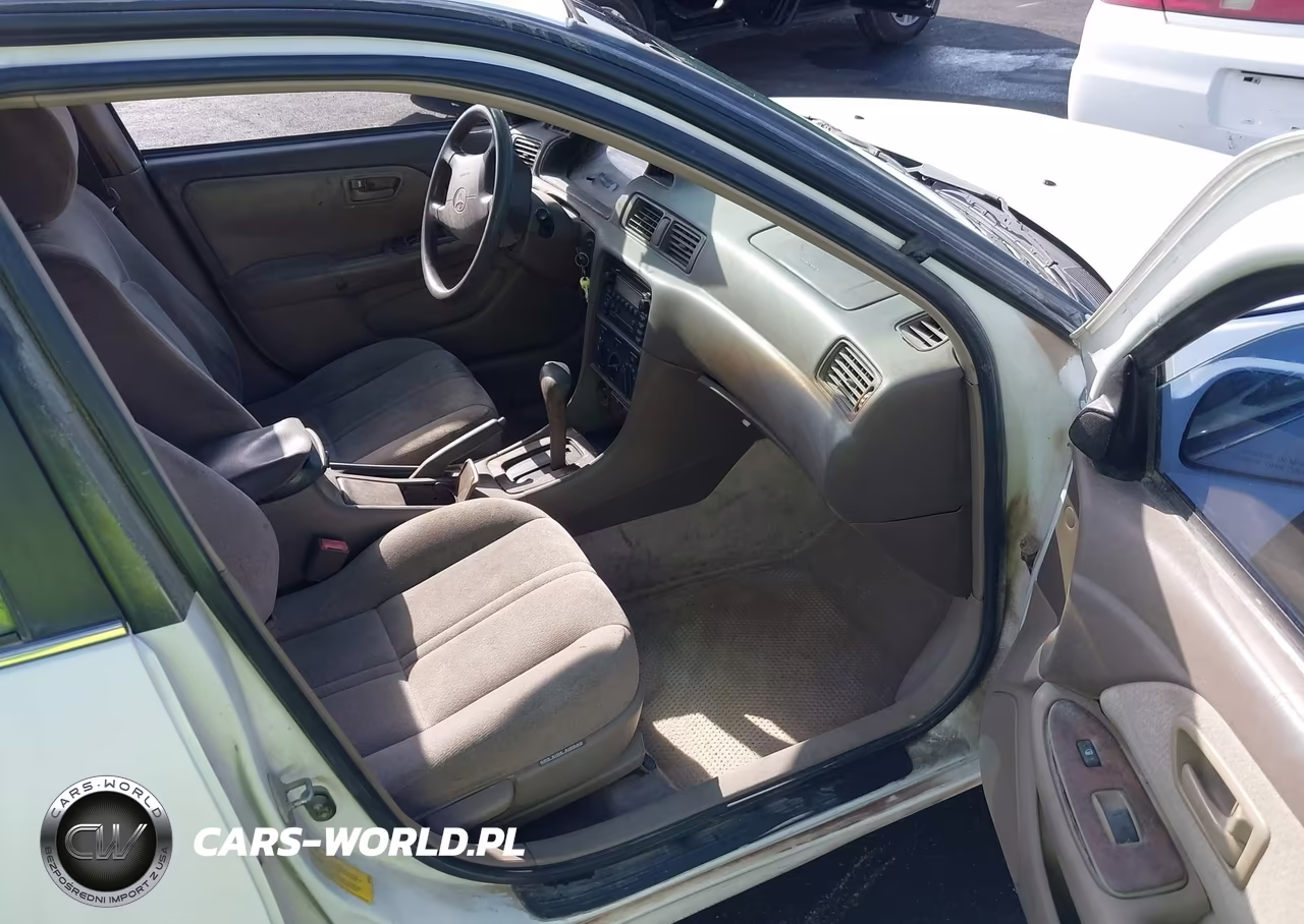 2001 Toyota Camry Le VIN:4T1BG28K31U810864 - 5