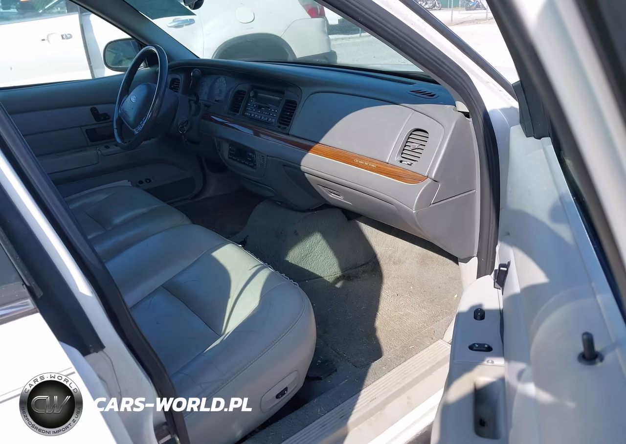 2003 Ford Crown Victoria Lx VIN:2FAHP74W43X162604 - 5