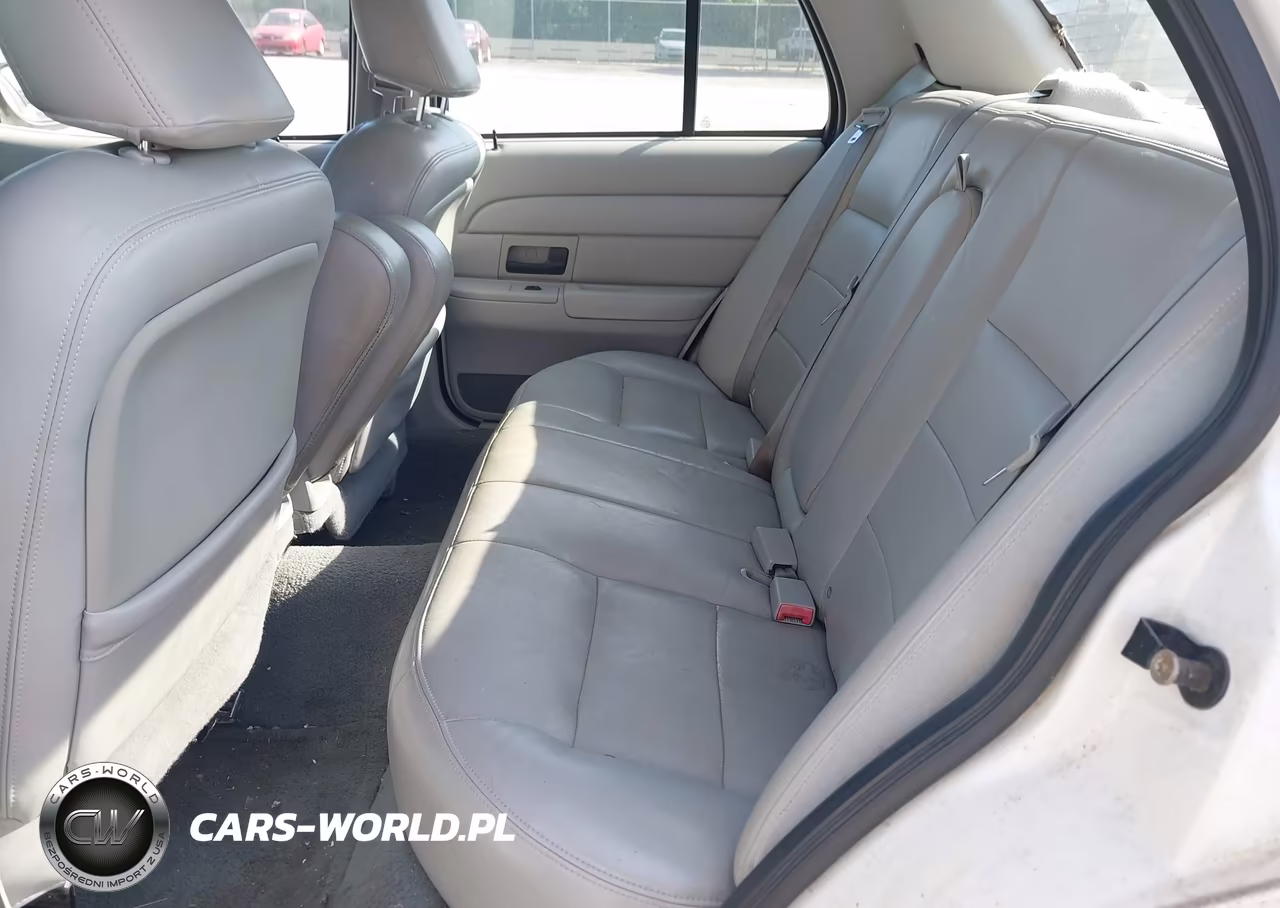 2003 Ford Crown Victoria Lx VIN:2FAHP74W43X162604 - 8