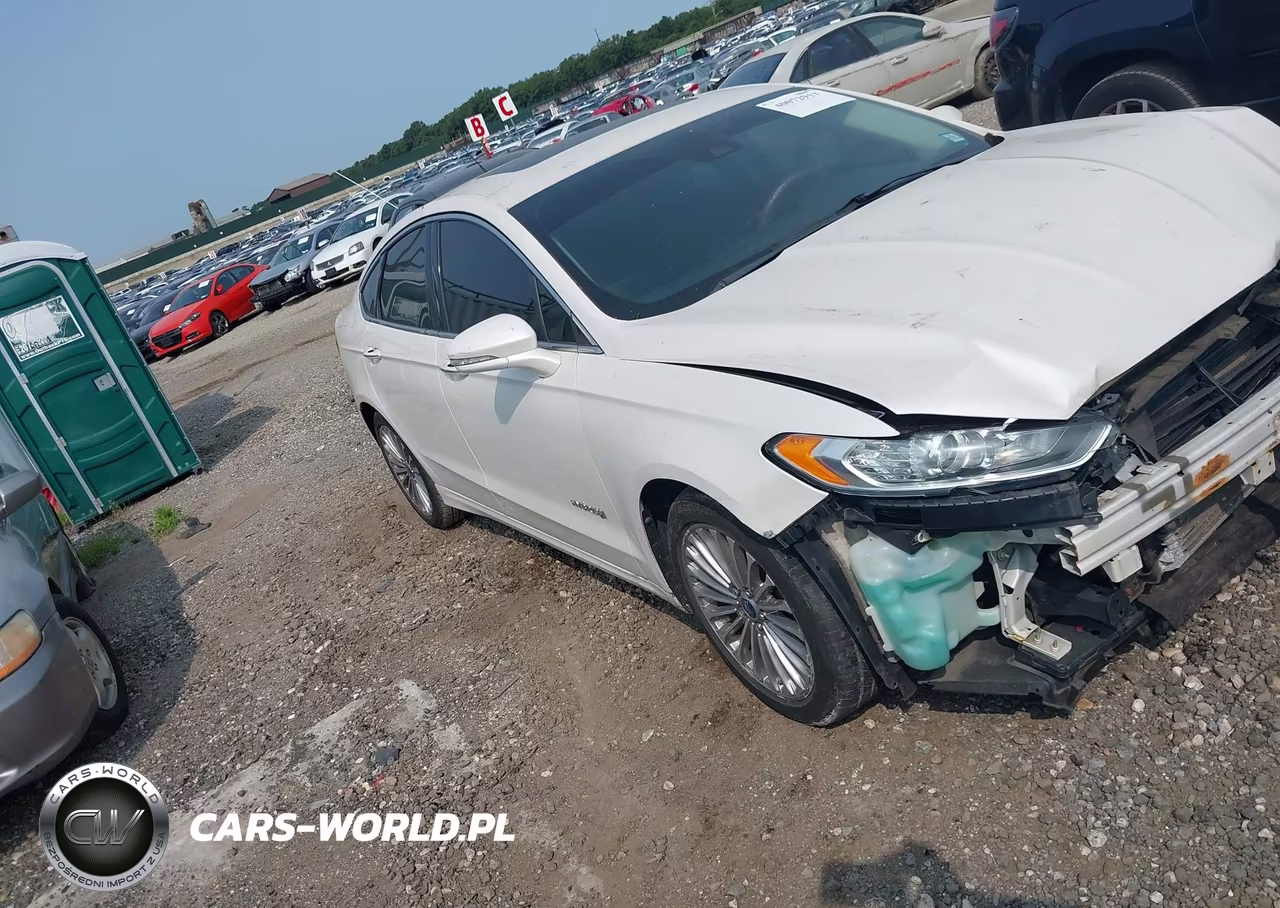 2014 Ford Fusion Hybrid Titanium – zdjęcie 1 z 12