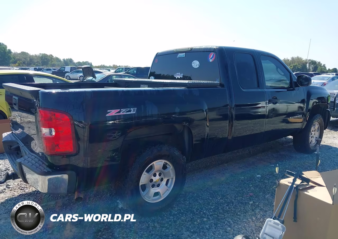 2011 Chevrolet Silverado 1500 Lt VIN:1GCRKSE33BZ133205 - 4