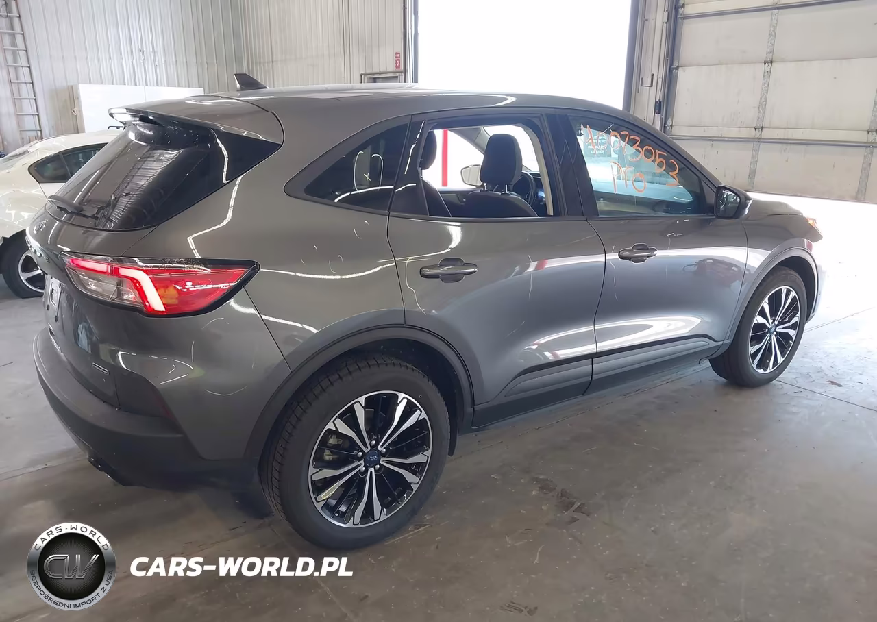 2021 Ford Escape Se Hybrid VIN:1FMCU9BZ9MUA91233 - 4