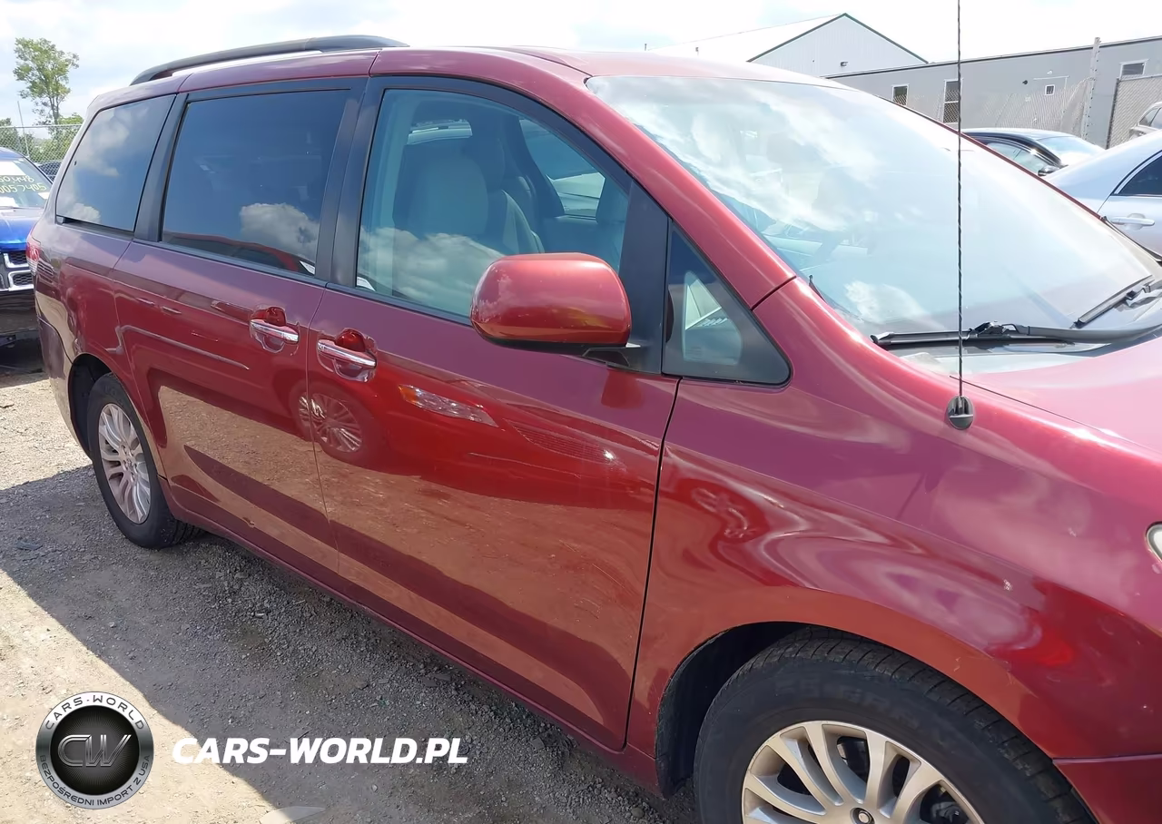 2013 Toyota Sienna Xle V6 8 Passenger VIN:5TDYK3DC5DS373508 - 13