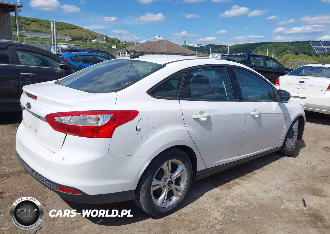 2014 Ford Focus Se VIN:1FADP3F20EL275368 - 4