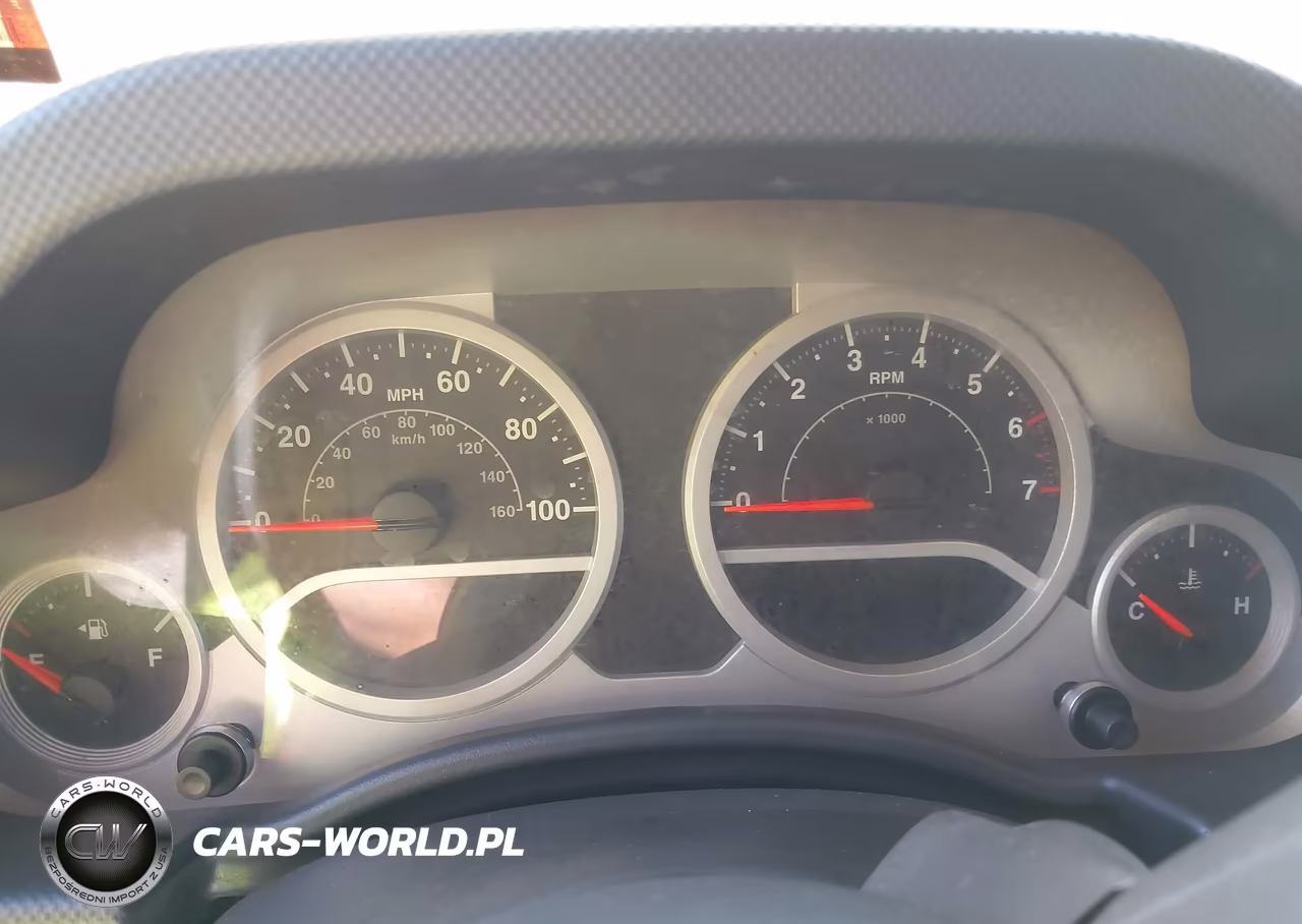 2010 Jeep Wrangler Unlimited Sport VIN:1J4BA3H13AL198863 - 7