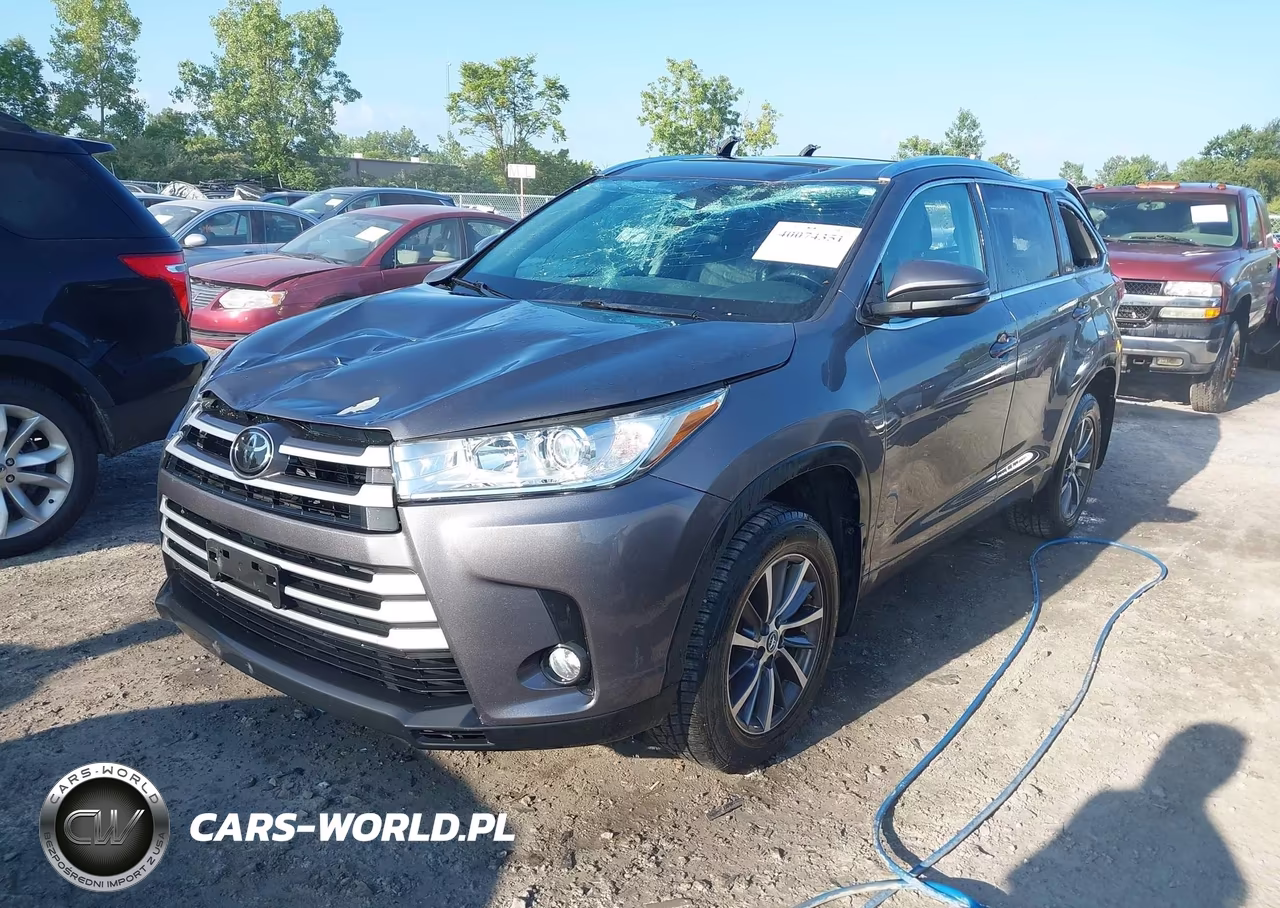 2018 Toyota Highlander Xle VIN:5TDJZRFHXJS871529 - 2