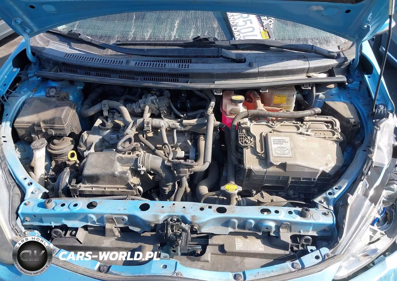 2015 Toyota Prius C Two VIN:JTDKDTB31F1093524 - 10