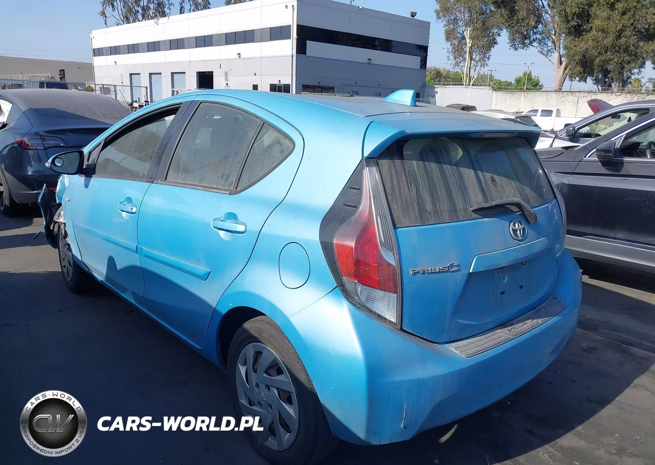 2015 Toyota Prius C Two VIN:JTDKDTB31F1093524 - 3