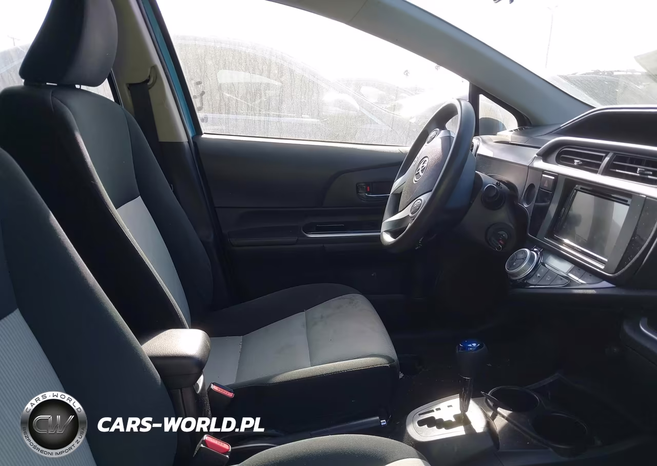 2015 Toyota Prius C Two VIN:JTDKDTB31F1093524 - 5