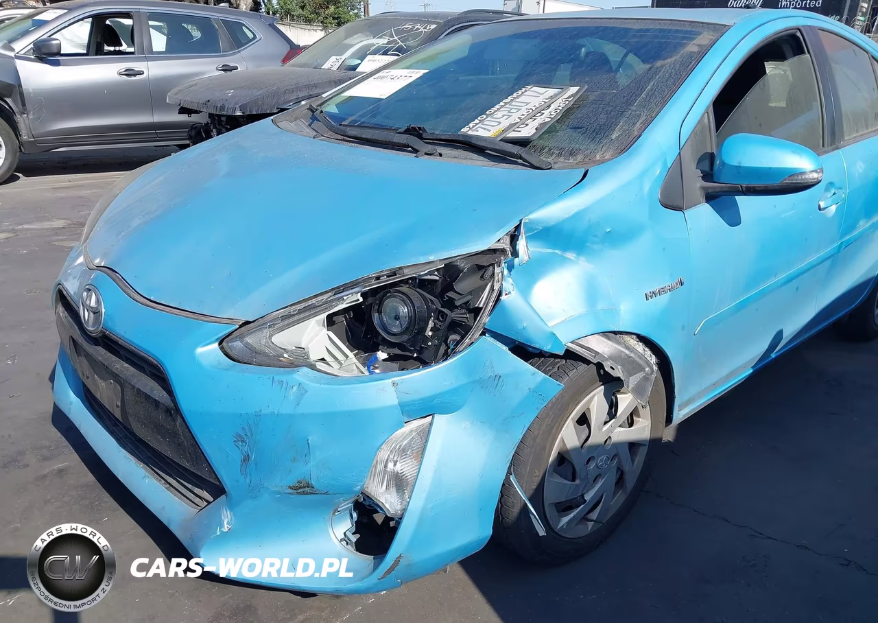 2015 Toyota Prius C Two VIN:JTDKDTB31F1093524 - 6