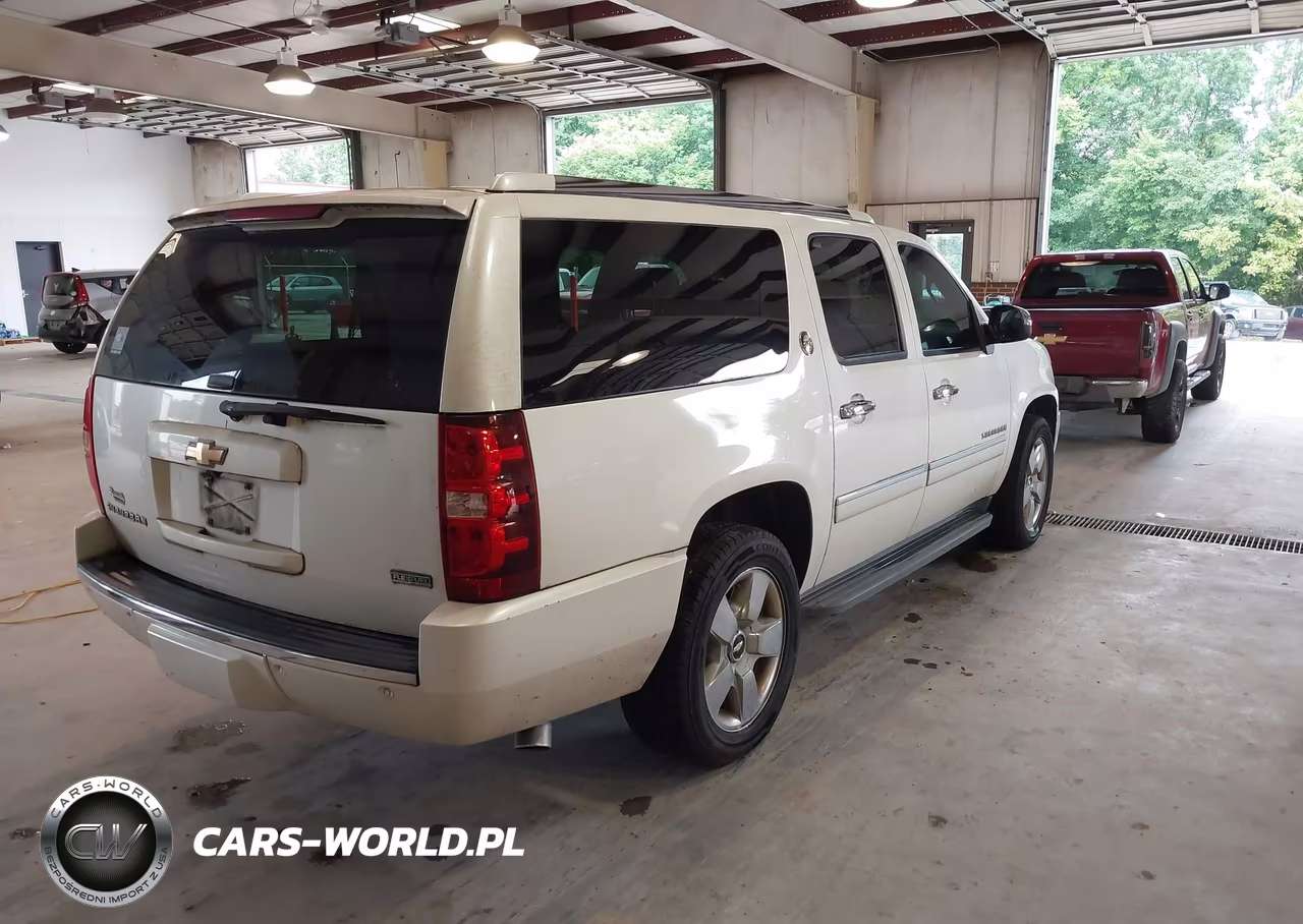 2010 Chevrolet Suburban 1500 Ltz VIN:1GNUCKE00AR243163 - 4