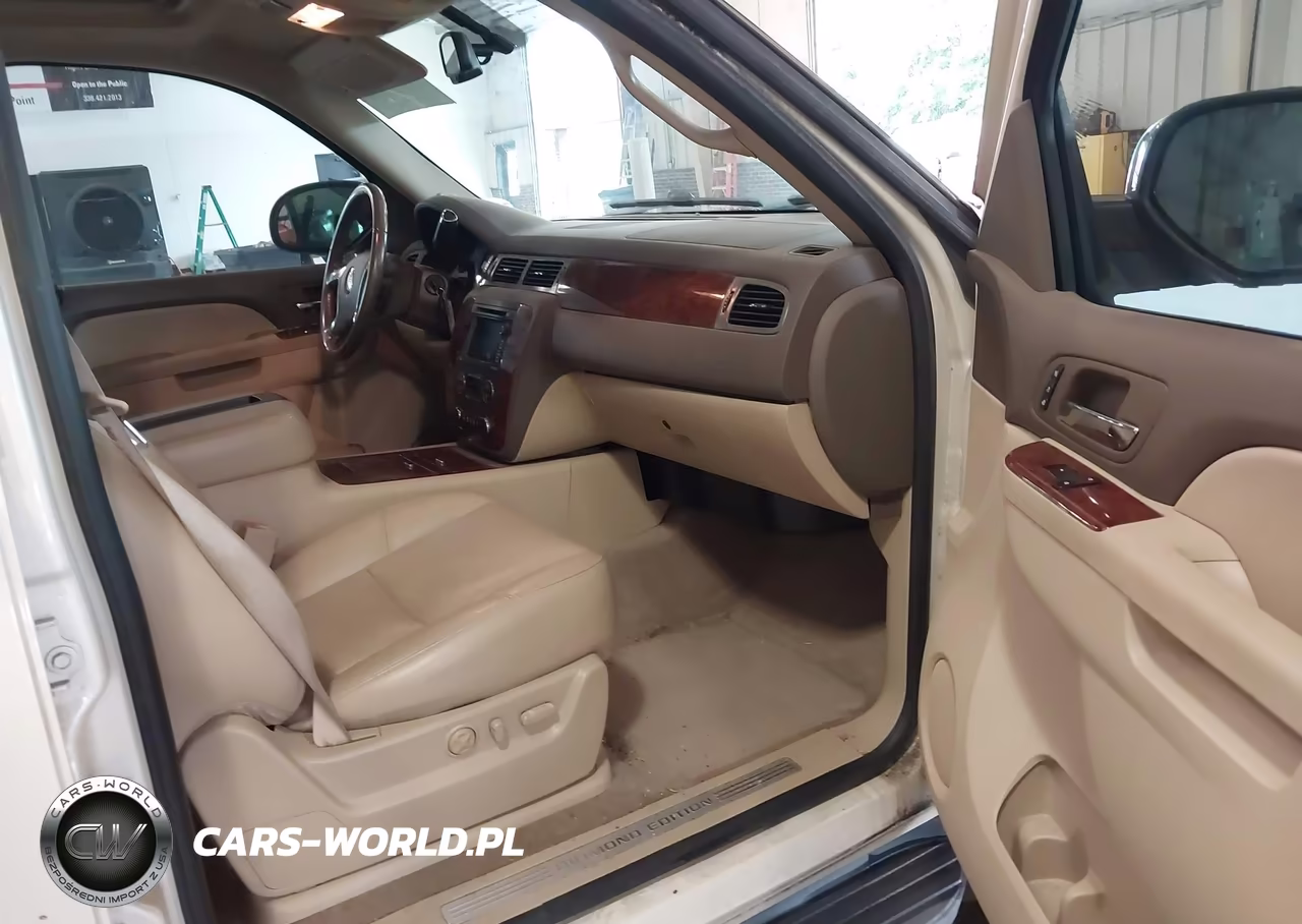 2010 Chevrolet Suburban 1500 Ltz VIN:1GNUCKE00AR243163 - 5