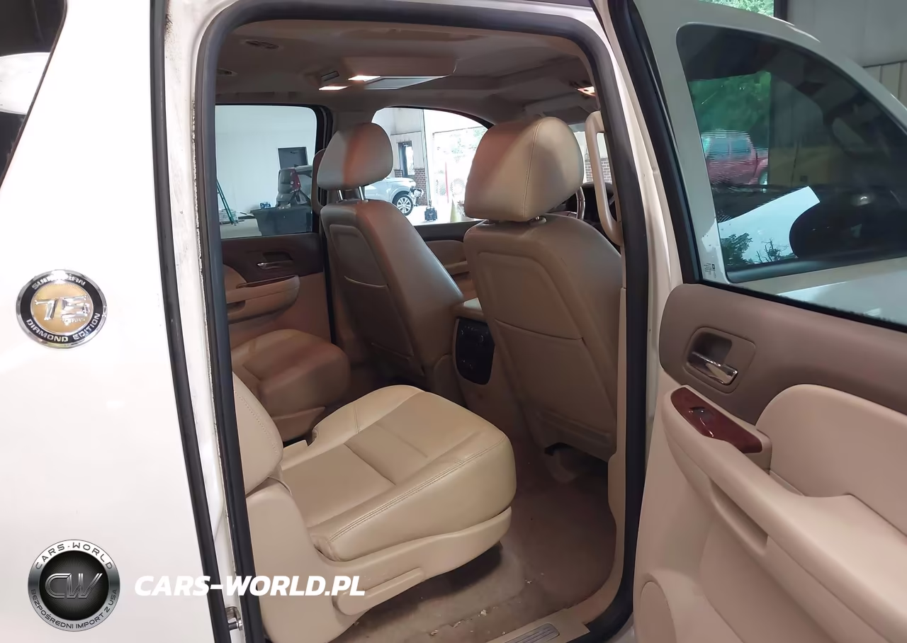 2010 Chevrolet Suburban 1500 Ltz VIN:1GNUCKE00AR243163 - 8