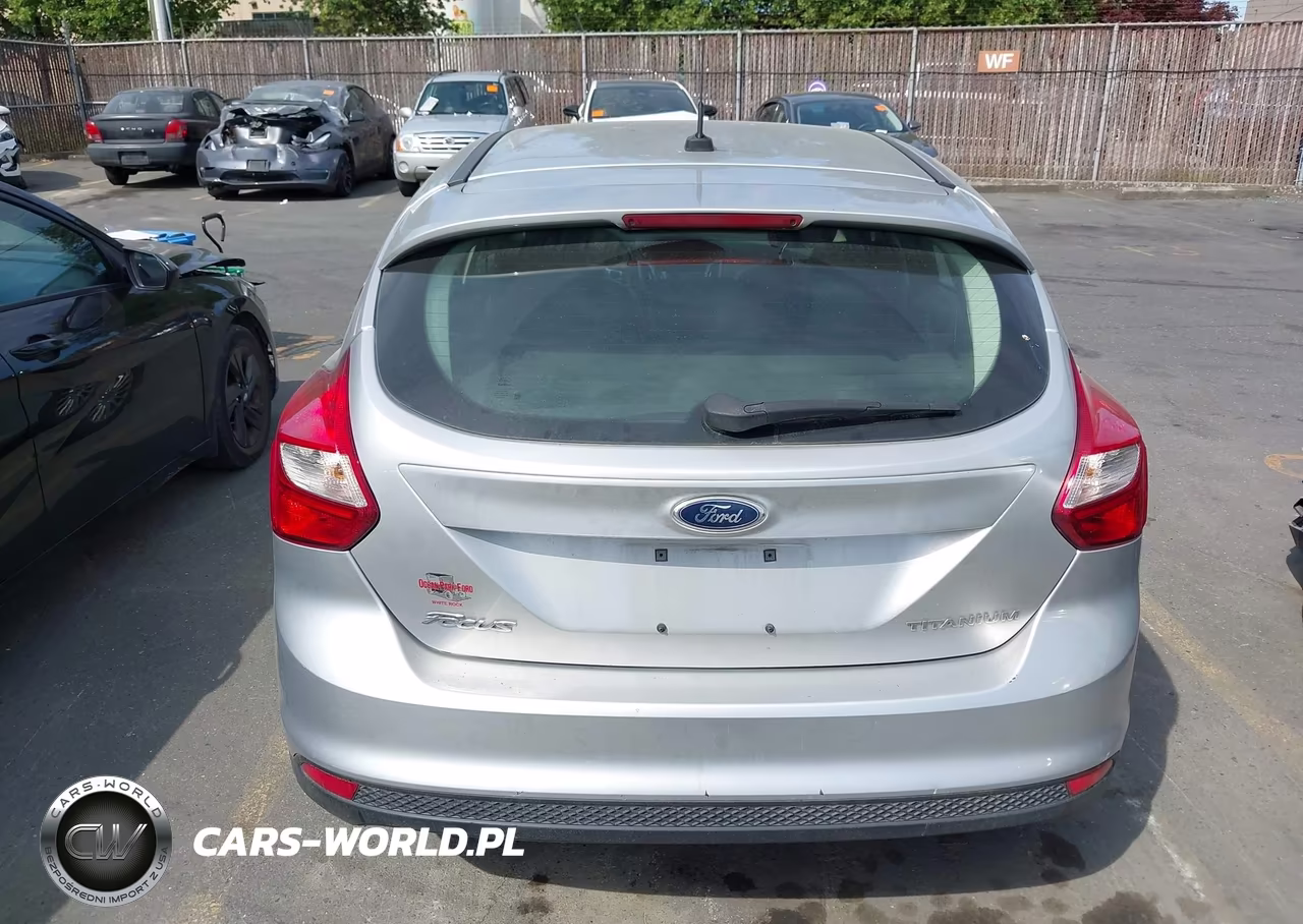 2017 Ford Escape Titanium VIN:1FMCU0J94HUB46125 - 16