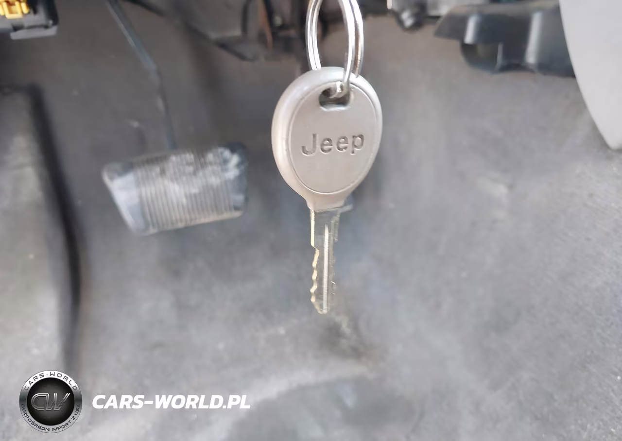 2004 Jeep Grand Cherokee Laredo VIN:1J4GW48S64C402209 - 11