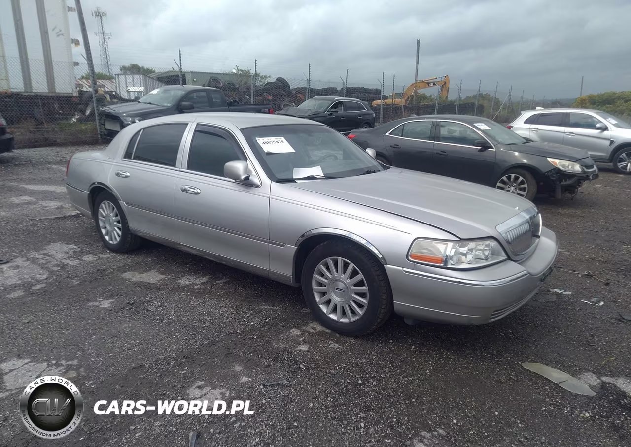 2003 Lincoln Town Car Signature