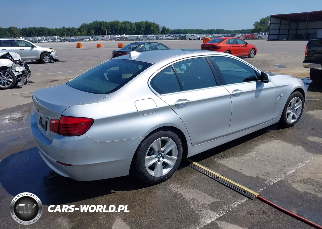 2012 BMW 528I xDrive VIN:WBAXH5C55CDW07338 - 4