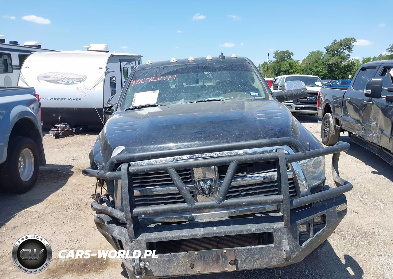 2018 Ram 3500 Laramie Longhorn Mega Cab 4X4 6'4 Box VIN:3C63RRNLXJG373299 - 13