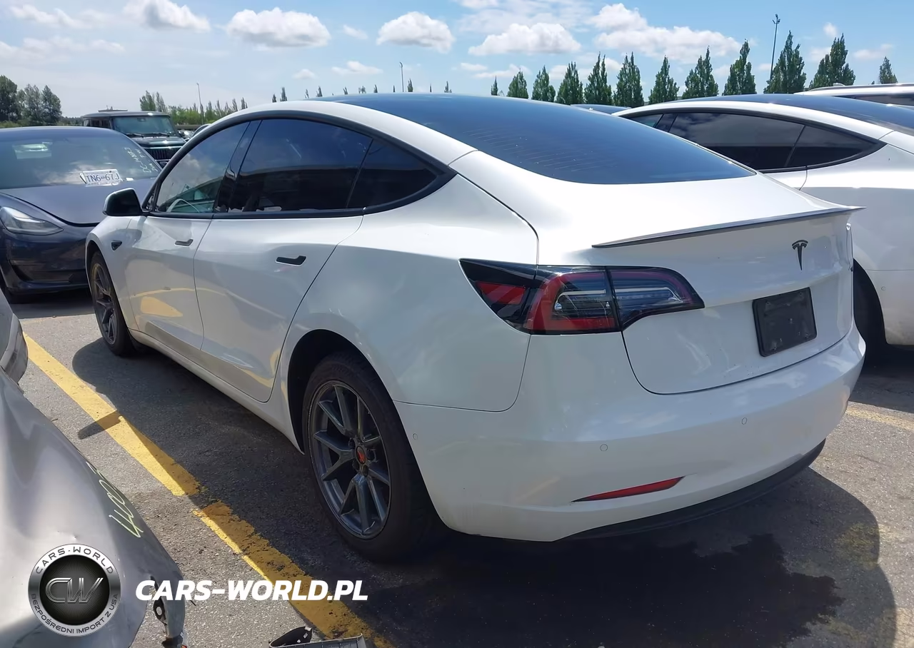 2013 Tesla Model S VIN:5YJSA1DN0DFP05471 - 3