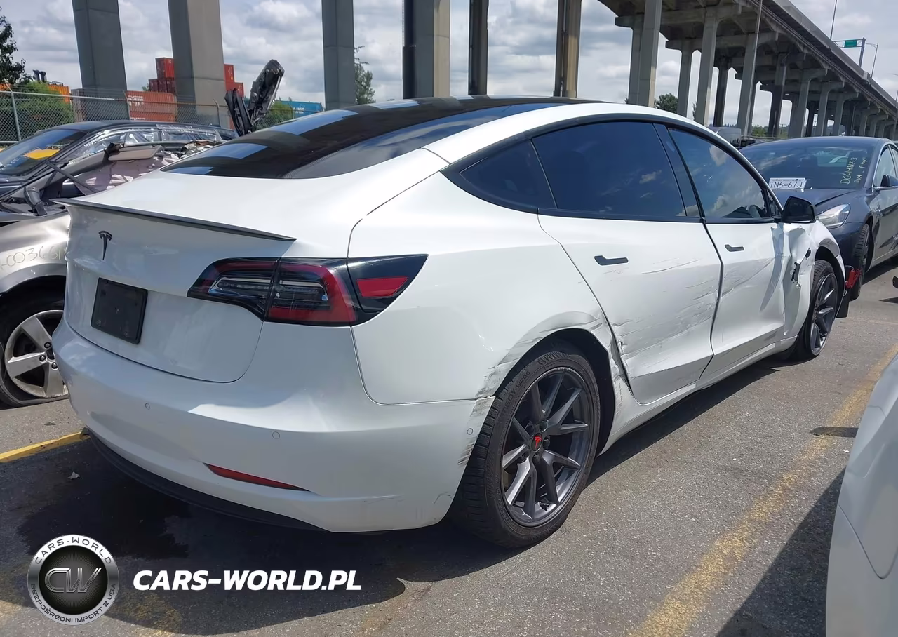 2013 Tesla Model S VIN:5YJSA1DN0DFP05471 - 4