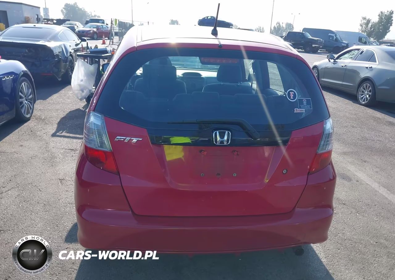 2010 Honda Fit VIN:JHMGE8H28AC037848 - 16
