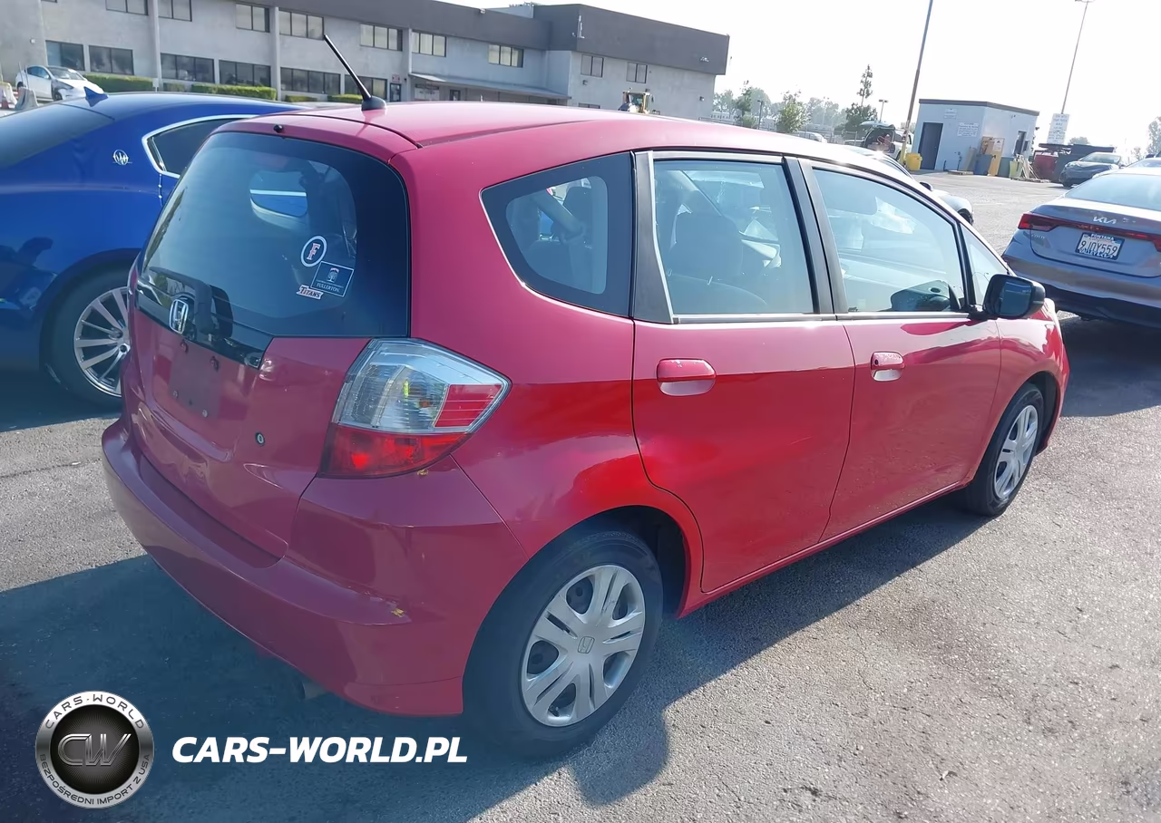 2010 Honda Fit VIN:JHMGE8H28AC037848 - 4