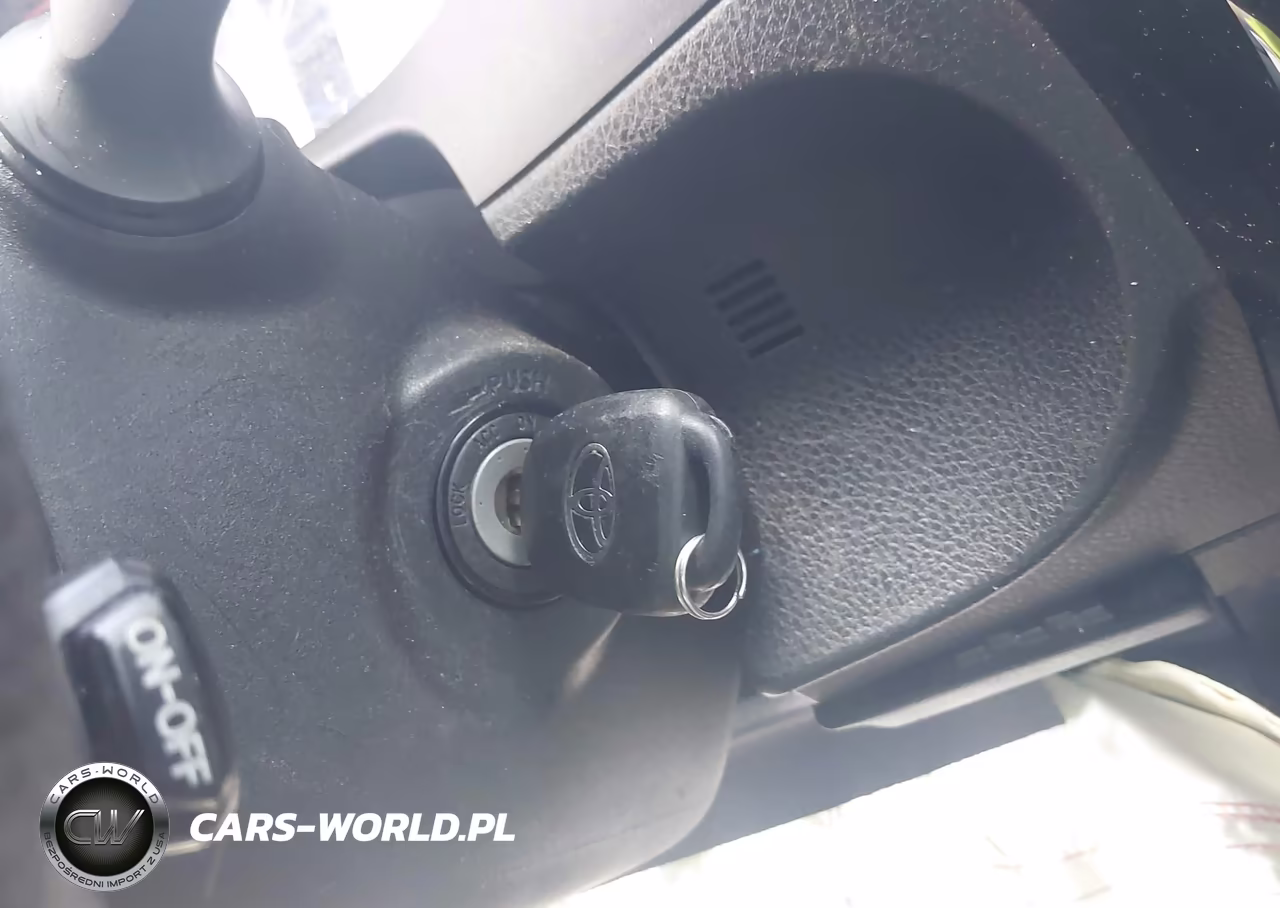 2017 Toyota Corolla Le VIN:5YFBURHE3HP591119 - 11
