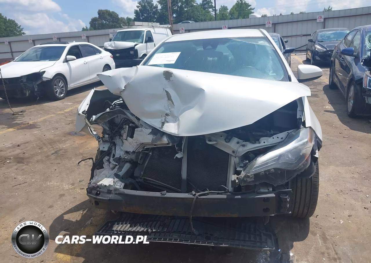 2017 Toyota Corolla Le VIN:5YFBURHE3HP591119 - 12