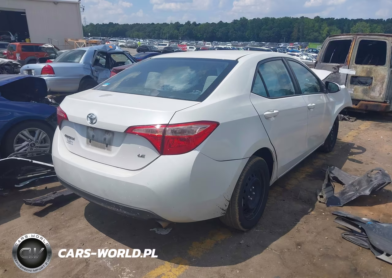2017 Toyota Corolla Le VIN:5YFBURHE3HP591119 - 4