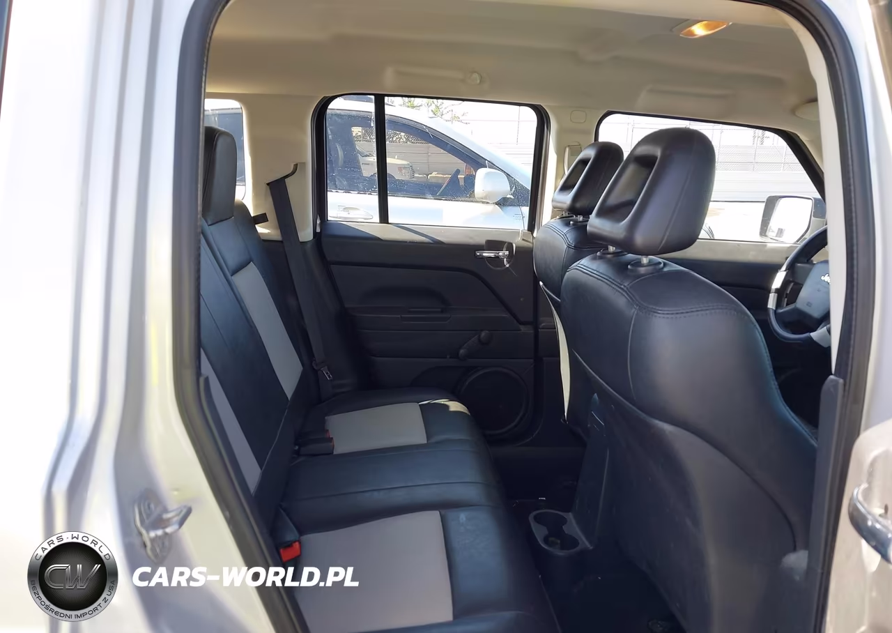 2008 Jeep Patriot Sport VIN:1J8FT28098D588947 - 8