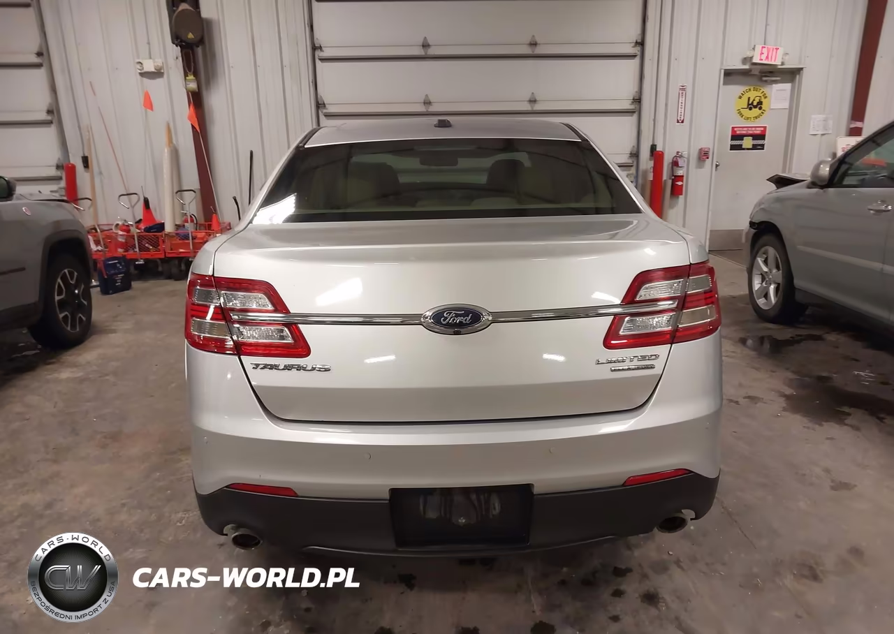 2018 Ford Taurus Limited VIN:1FAHP2F82JG118010 - 16