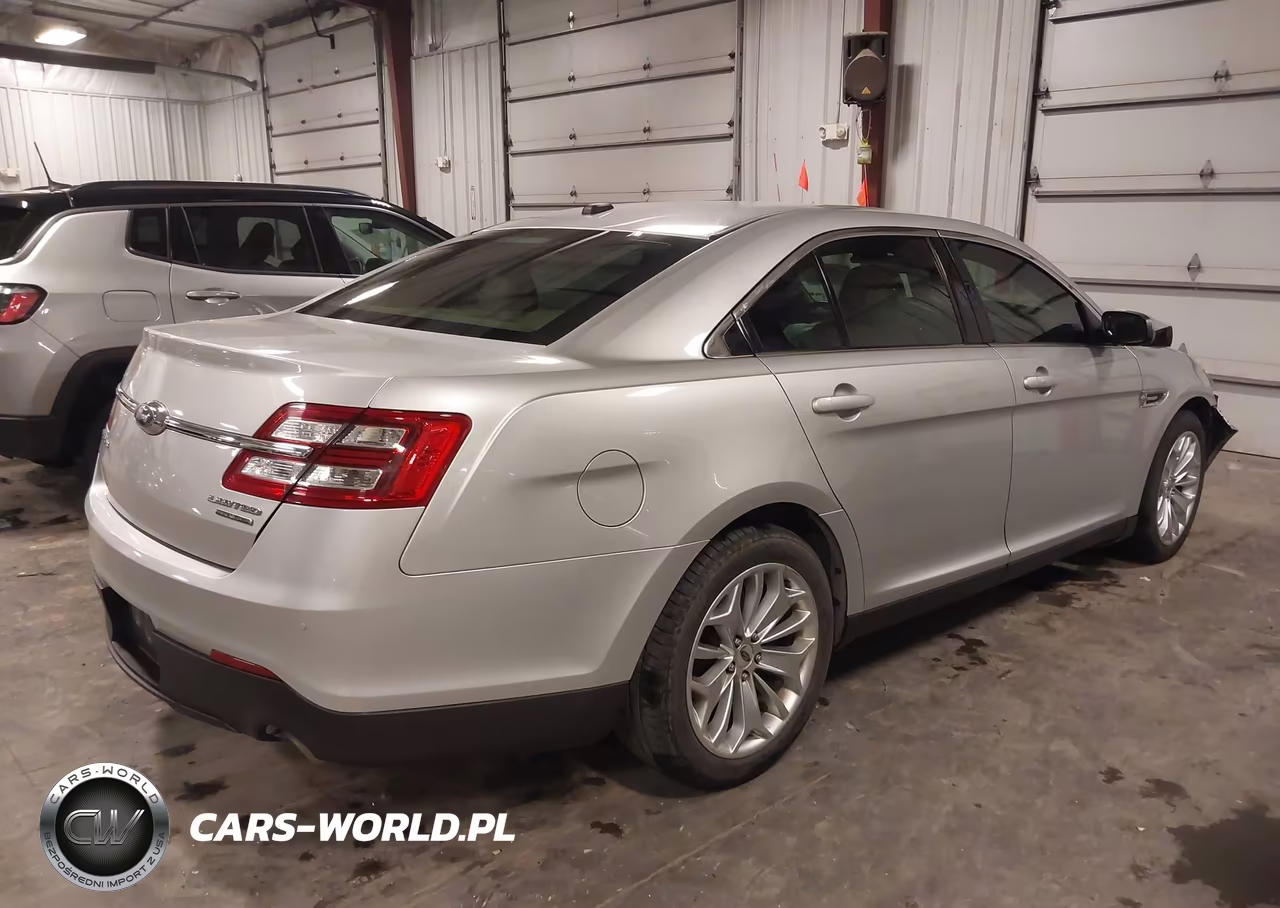 2018 Ford Taurus Limited VIN:1FAHP2F82JG118010 - 4
