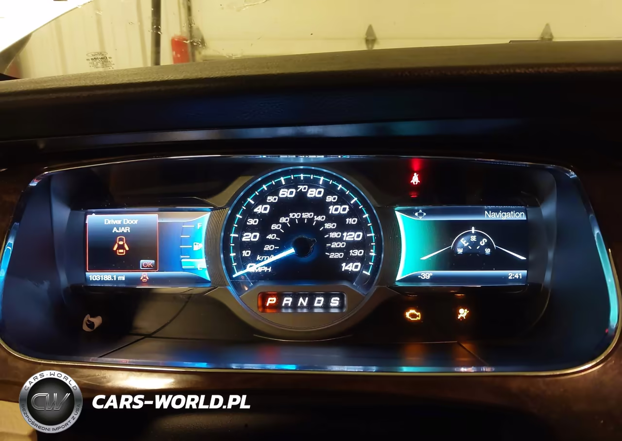 2018 Ford Taurus Limited VIN:1FAHP2F82JG118010 - 7