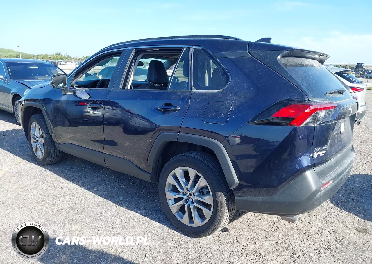 2023 Toyota Rav4 Xle Premium VIN:2T3C1RFV1PW286366 - 3