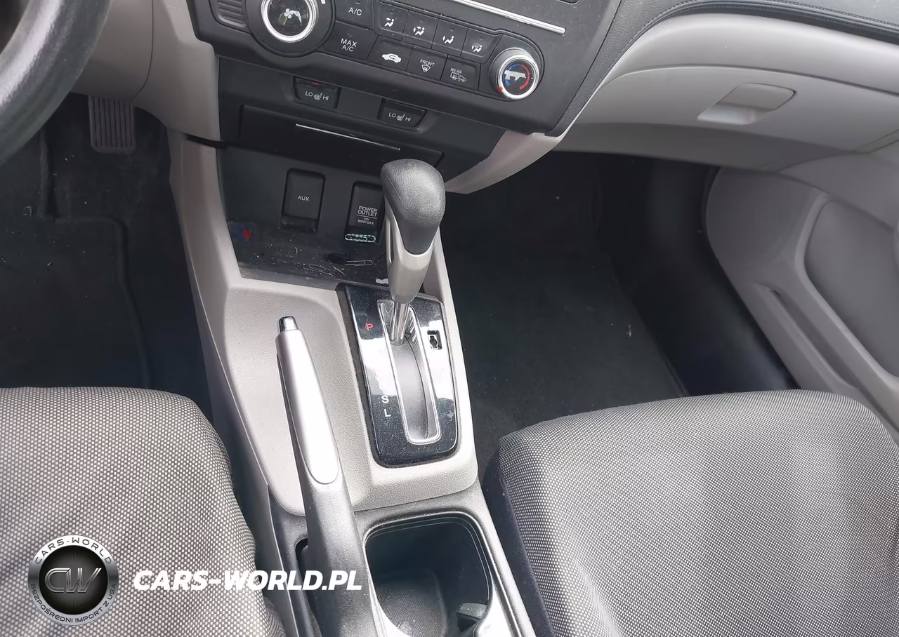 2012 Honda Fit VIN:JHMGE8H35CC028410 - 11