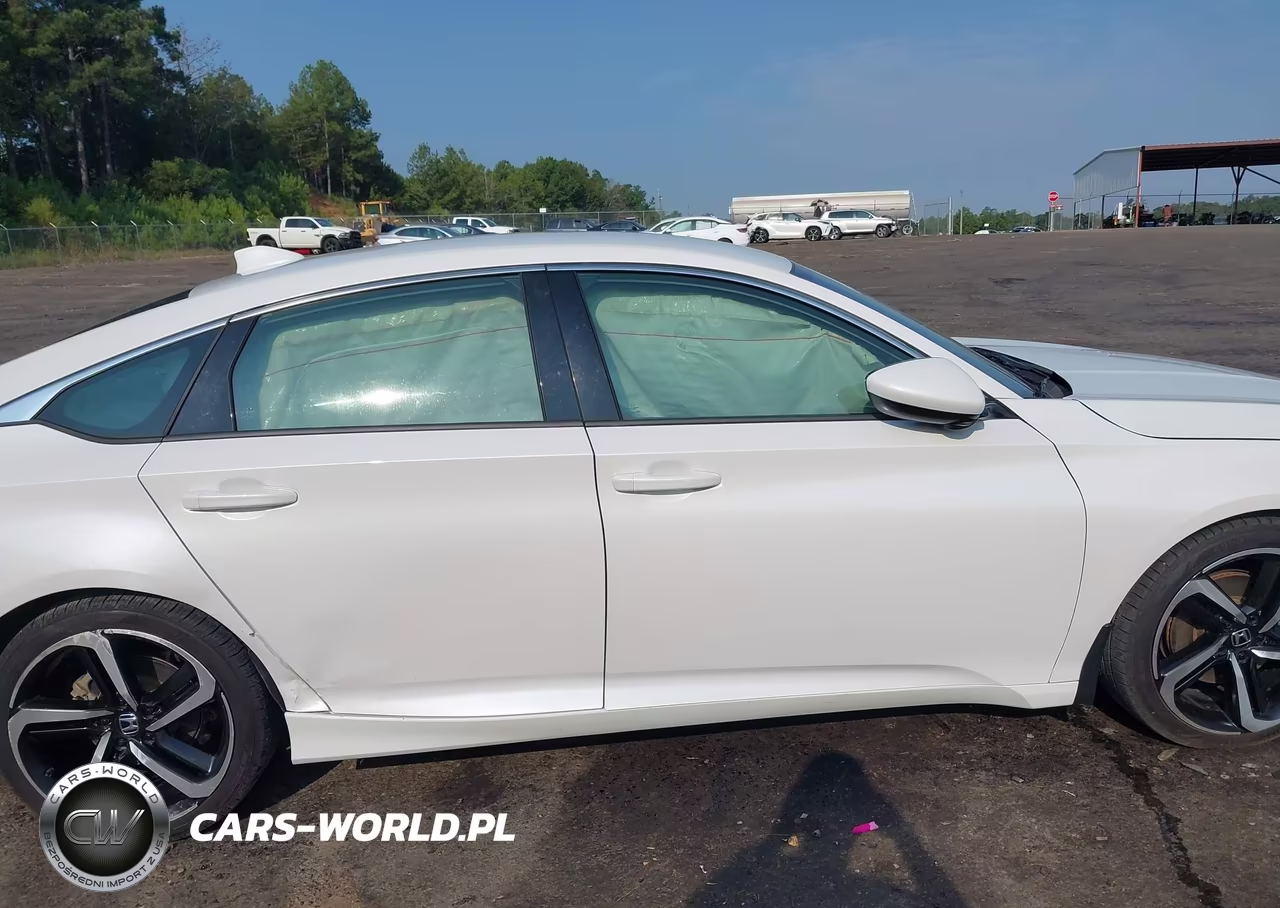 2018 Honda Accord Sport VIN:1HGCV1F34JA155301 - 13