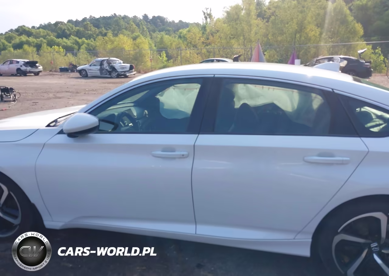 2018 Honda Accord Sport VIN:1HGCV1F34JA155301 - 14