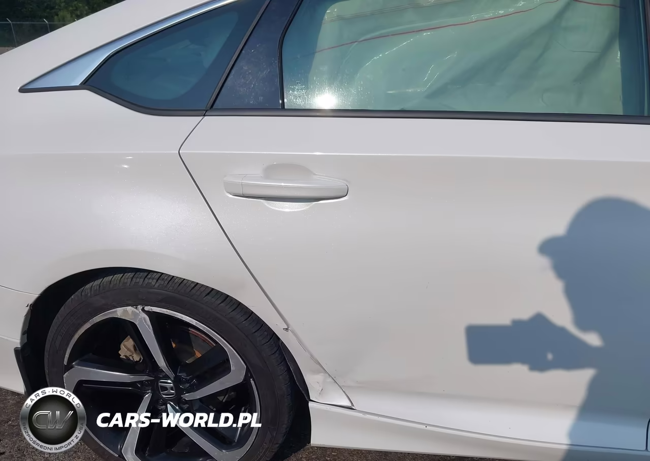 2018 Honda Accord Sport VIN:1HGCV1F34JA155301 - 6