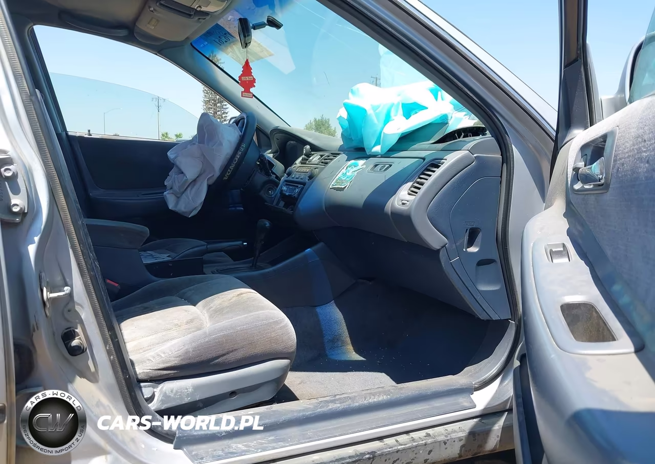 1999 Honda Accord Lx VIN:1HGCG6658XA124151 - 5