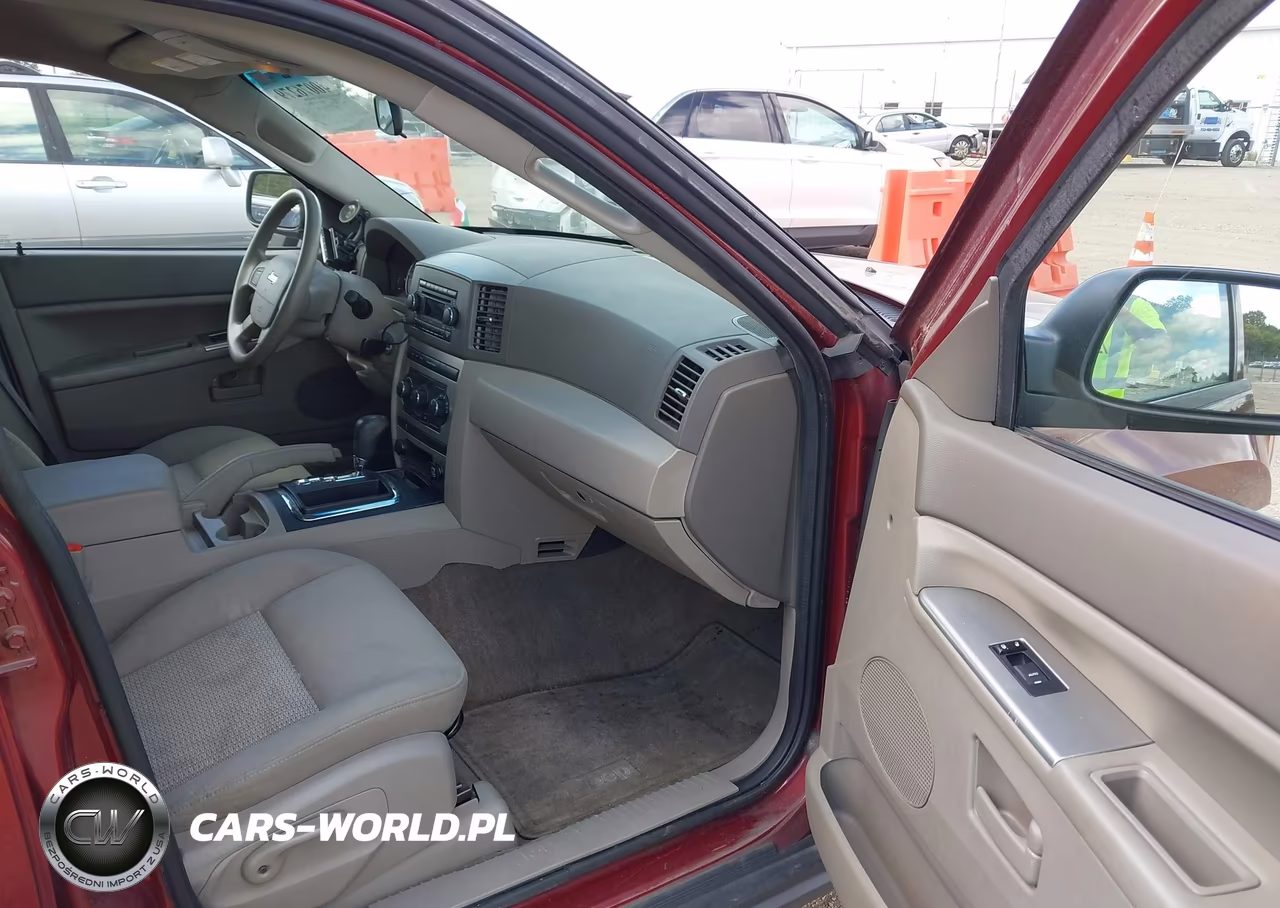 2007 Jeep Grand Cherokee Laredo VIN:1J8GS48K17C653136 - 5